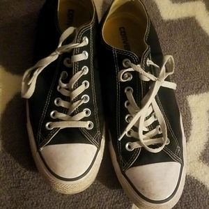 Chuck Taylor Converse, size 9 for men, black and white